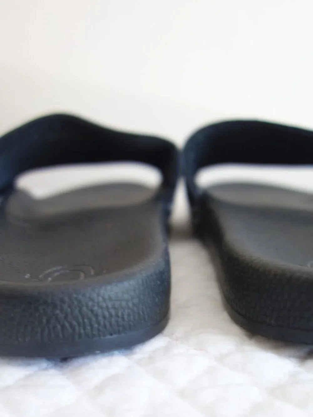 TRUE RELIGION Slides Sandals All Horseshoe Logo Print Black – Mens 45 (approx. 1